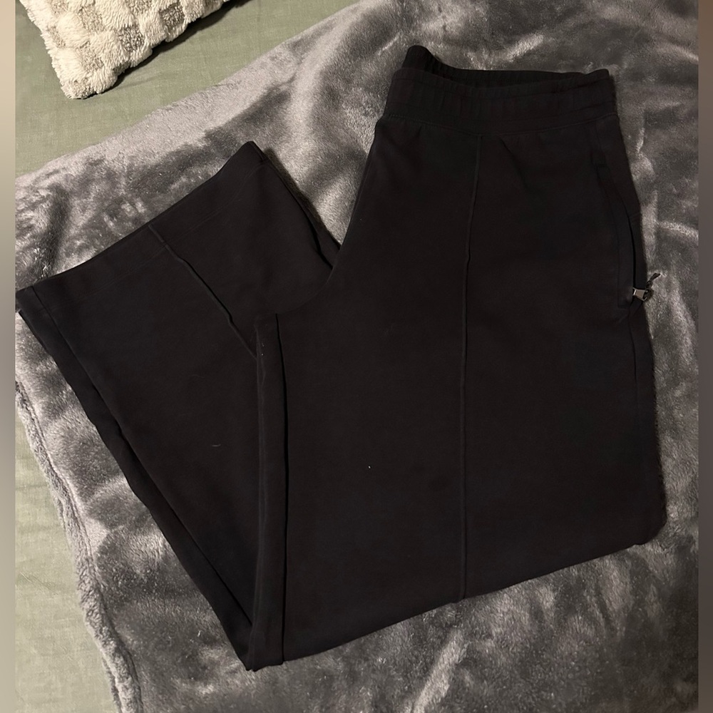 Old Navy Black Straight/Wide Leg Sweatpants